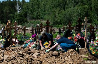 муж не приехал на похороны Пекарской