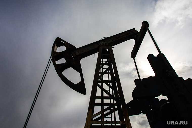 затяжной характер пандемии в мире может снова привести к падению цен на нефть
