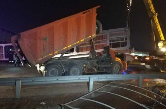 авария снес КАМАЗ мост Екатеринбург