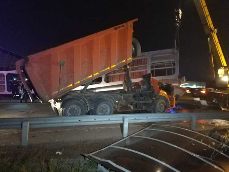 авария снес КАМАЗ мост Екатеринбург