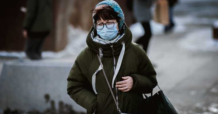 Вирусолог оценил новые рекомендации ВОЗ по ношению масок