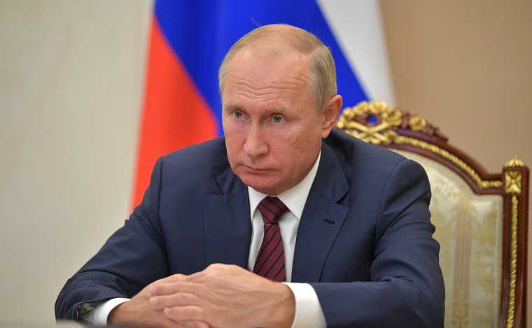 Зачем Путин пожурил губернатора, которого называют его преемником