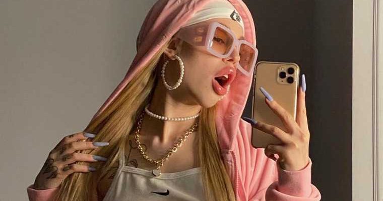 инстасамка Дарья Зотеева опузла лицо