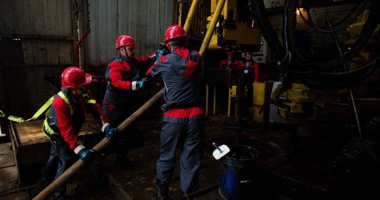 Невыплата заработной платы компания ЕВС