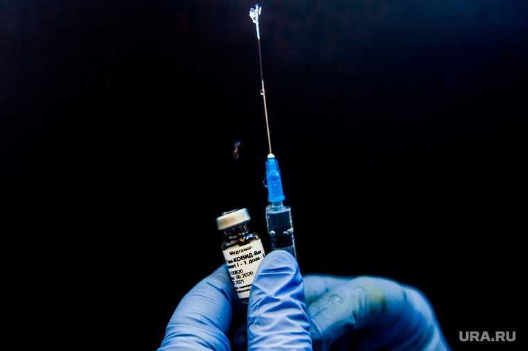 Вакцину Спутник V испытают на онкобольных россиянах