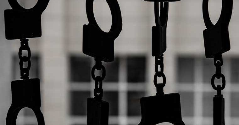 мать продала дочь