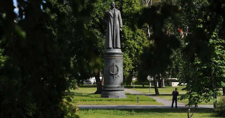 Феликс Дзержинский кто это памятник здание ФСБ Лубянка Москва