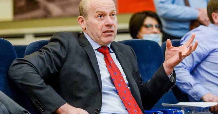 Бурматов Металлургический округ Госдума праймериз документы ЕР сдал