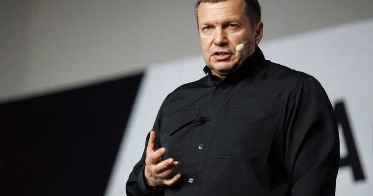 Михаил Горбачев