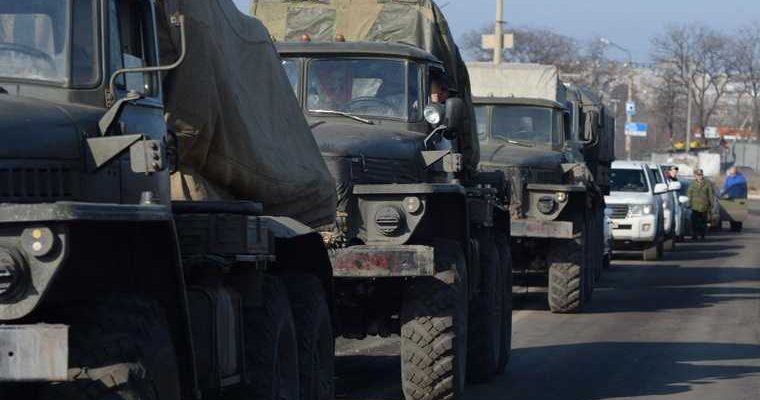 в Крыму броневик протаранил легковой автомобиль