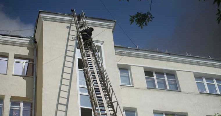 Екатеринбург горит еврейский дом Шейнкмана 19