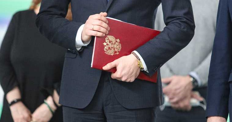 претендент на пост