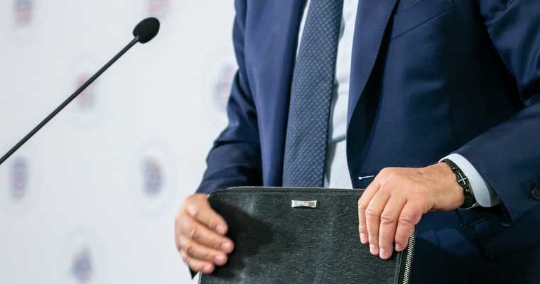 новости хмао дубовик уйдет в отставку станет депутатом окружной думы покинет пост мэра главы района получит мандат может стать народным избранником