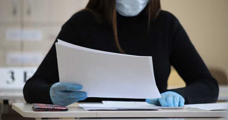 Школьники протест результаты ОГЭ математика директор департамента образования ХМАО Алексей Дренин